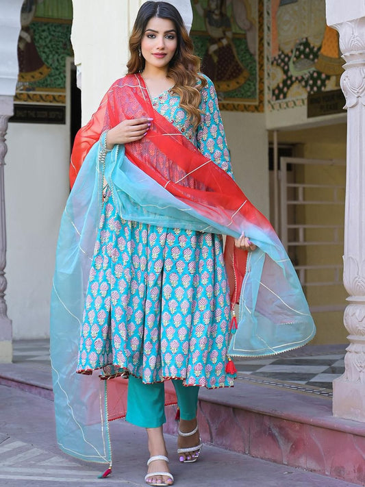 Dhiyona KL Women Turquoise Blue Silk Blend Kurta Sets