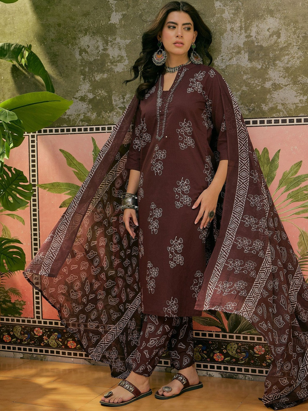 Floral Printed V-Neck Straight Kurta & Trousers With Dupatta
