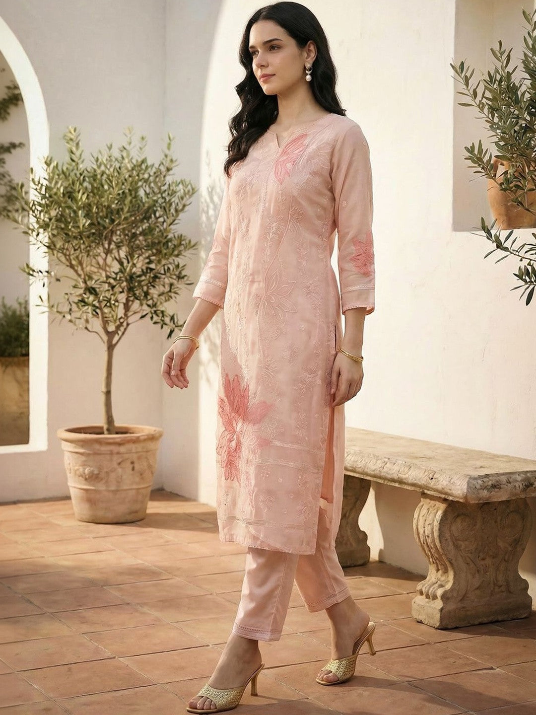 Women Floral Embroidered Regular Thread Work Kurta with Trousers & With Dupatta