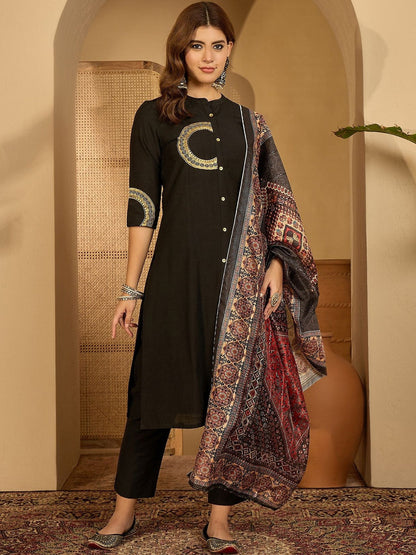 Women Black Embroidered Kurta Sets With Dupatta
