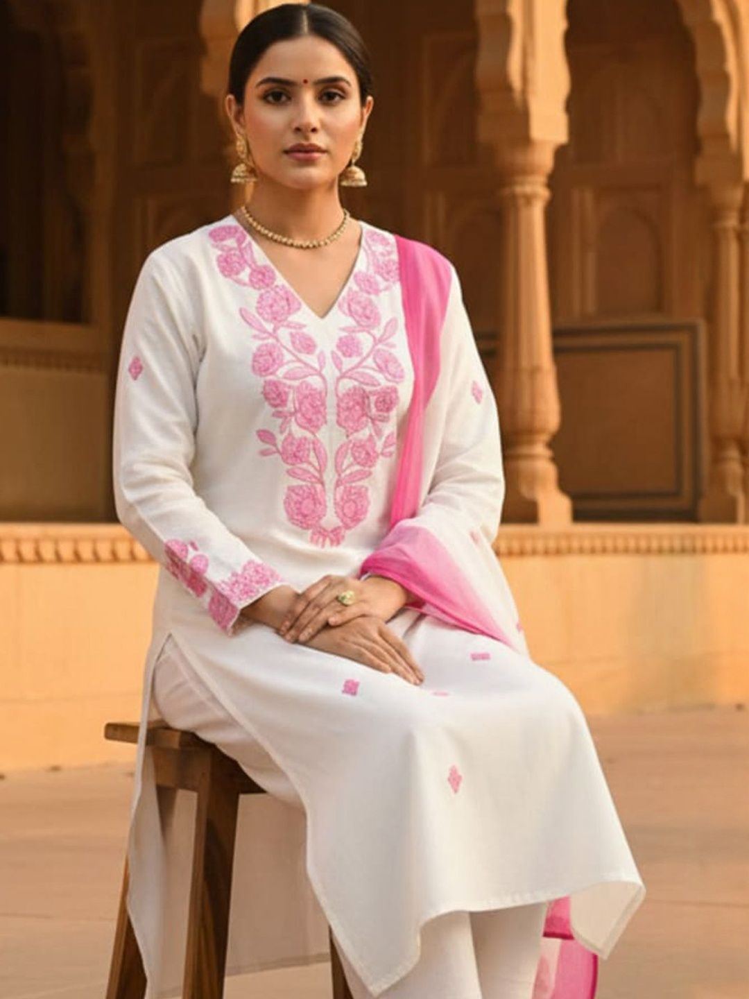 Dhiyona IE Women Floral Embroidered Thread Work Kurta with Trousers & Dupatta
