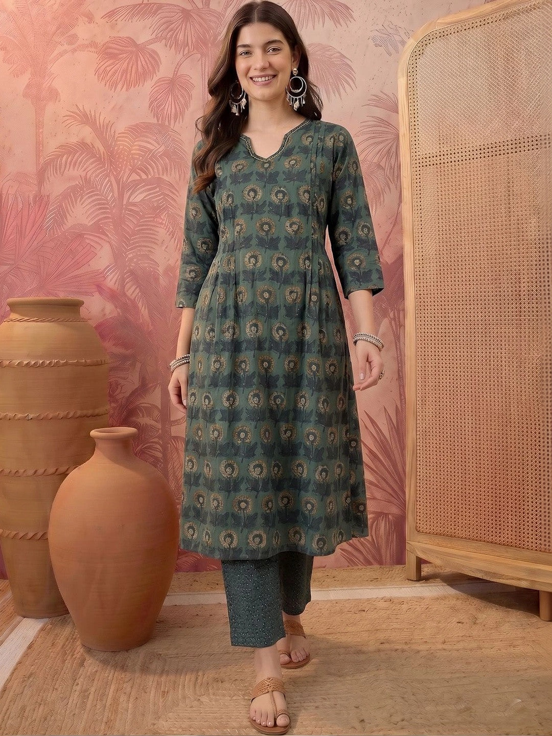 Dhiyona SN Women Floral Printed Regular Pure Cotton Kurta with Trousers