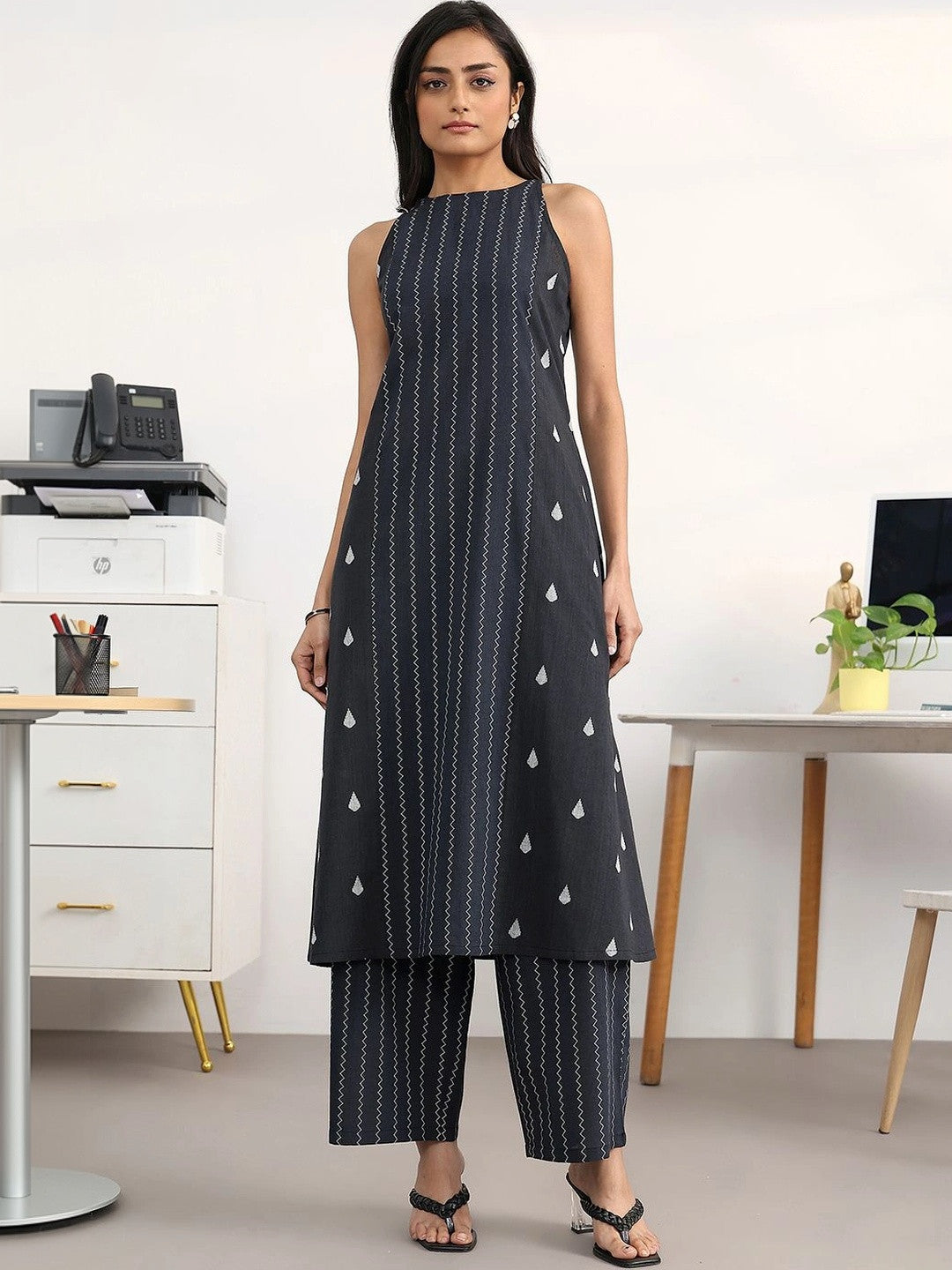 Women Printed Regular Kurta with Palazzos