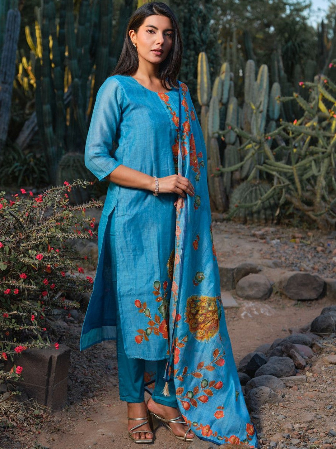Floral Printed Round Neck Straight Kurta & Trousers With Dupattta