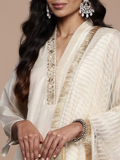 Dhiyona PD Women Floral Yoke Design V-Neck Zari Straight Kurta & Trousers With Dupatta