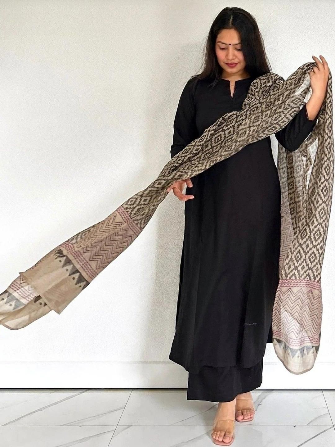 Dhiyona KL Women Regular Kurta with Palazzos & With Dupatta