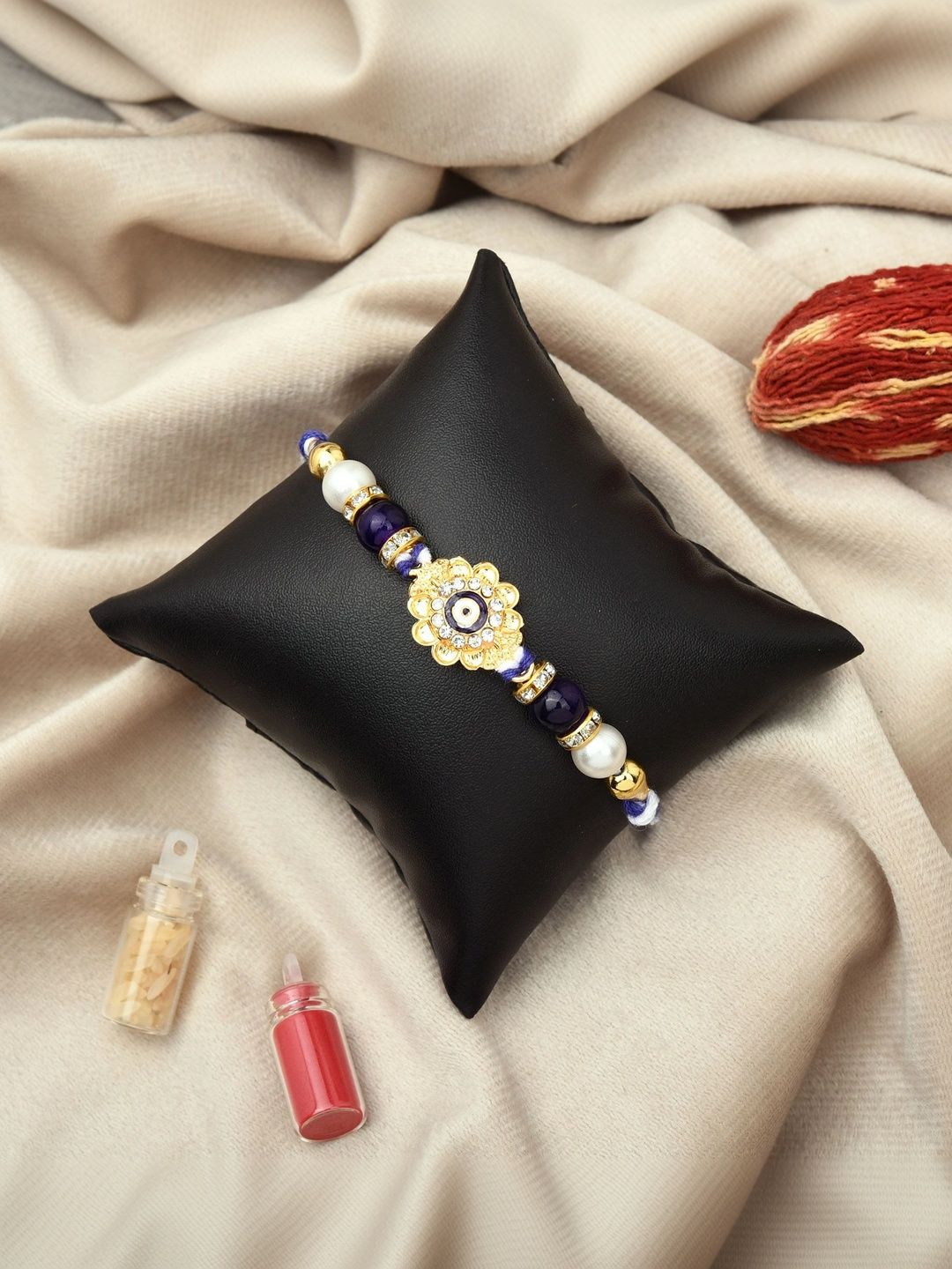 Dhiyona Rakhi
