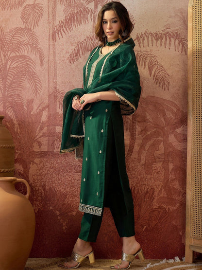 Embroidered Round Neck Kurta & Trousers Kurta Set