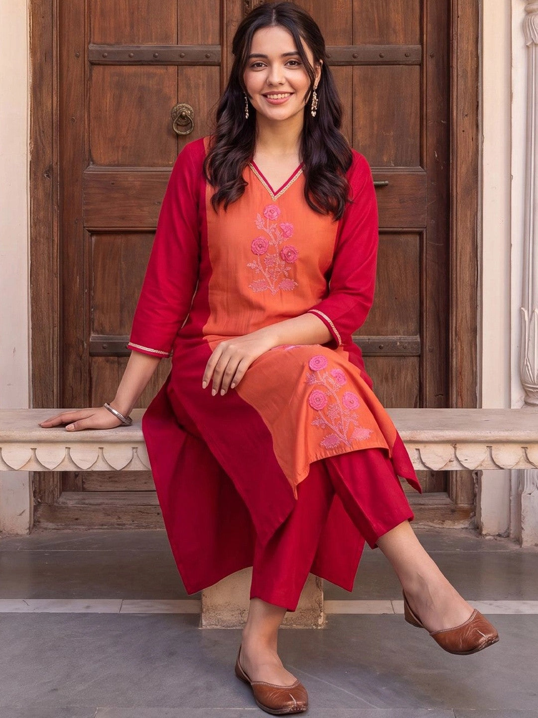 Women Floral Embroidered Regular Thread Work Kurta with Trousers