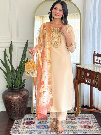 Dhiyona KL Women Floral Embroidered Regular Thread Work Kurta with Trousers & With Dupatta