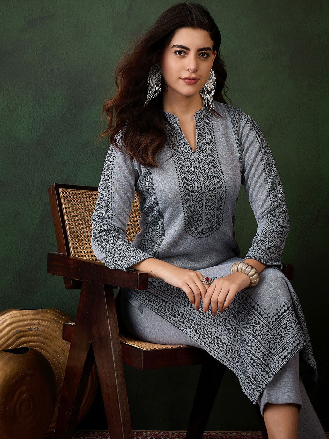 Dhiyona SN Floral Woven Design Winter Straight Kurta & Trousers