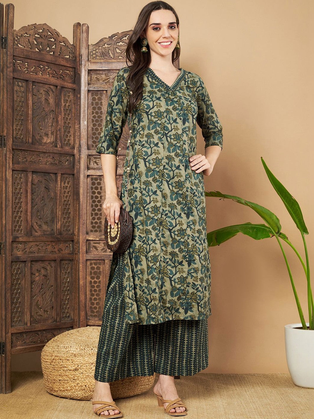 Dhiyona SN Women Floral Printed Regular Pure Cotton Kurta with Palazzos