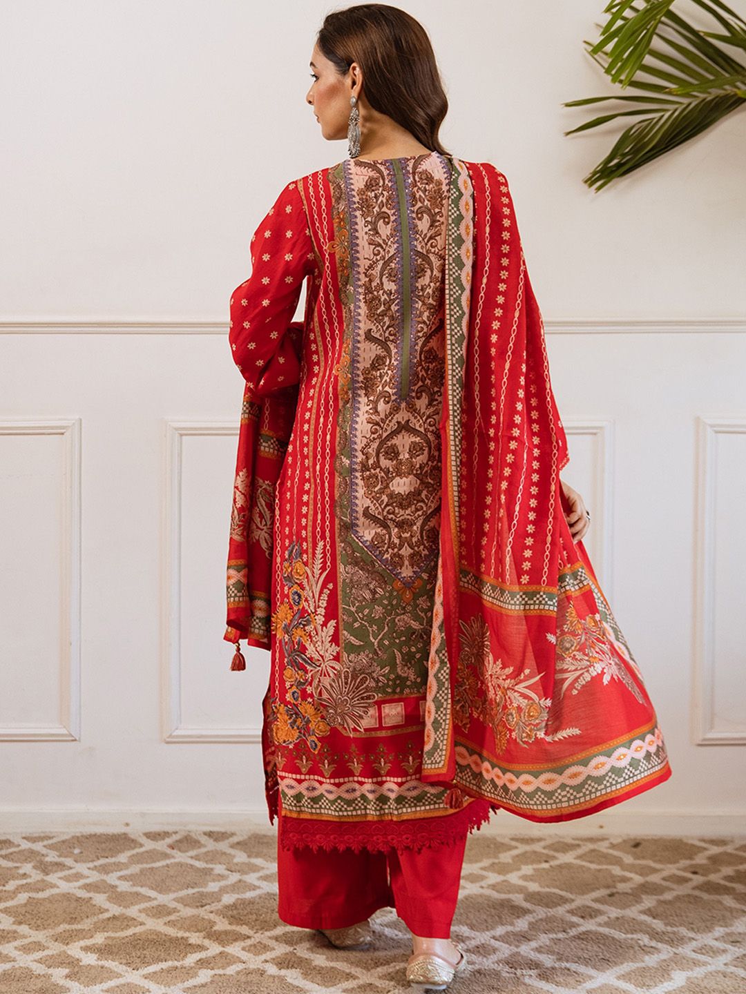 Dhiyona SN Floral Printed V Neck Straight Kurta & Palazzos With Dupatta