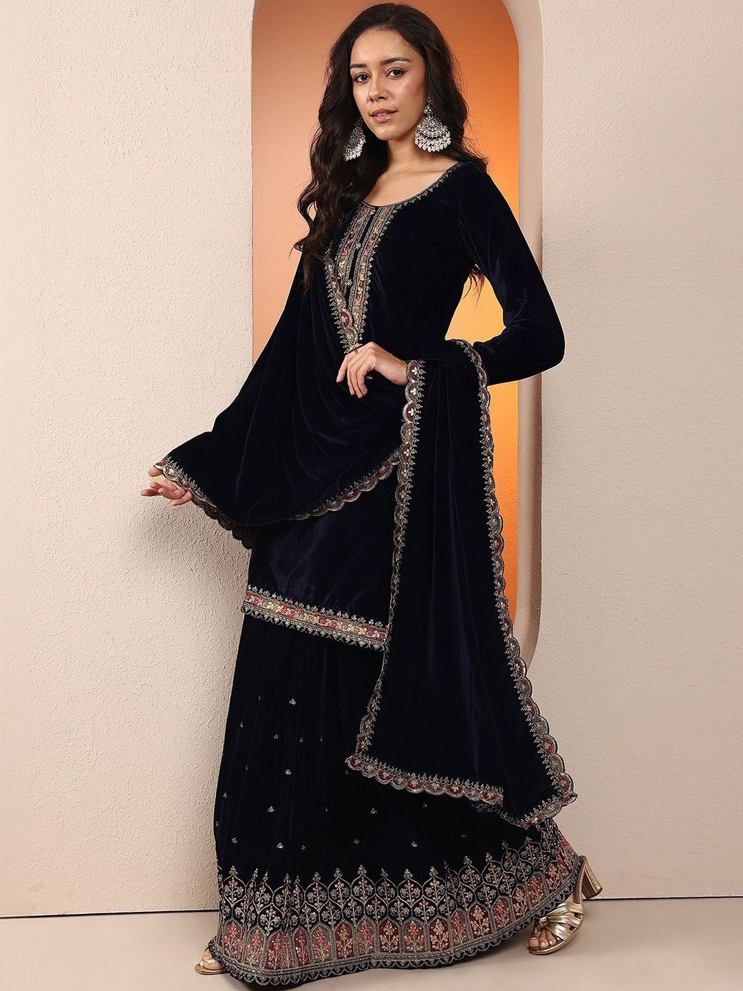 Dhiyona LL Women Ethnic Motifs Embroidered Regular Thread Work Velvet Kurta with Sharara & With Dupatta