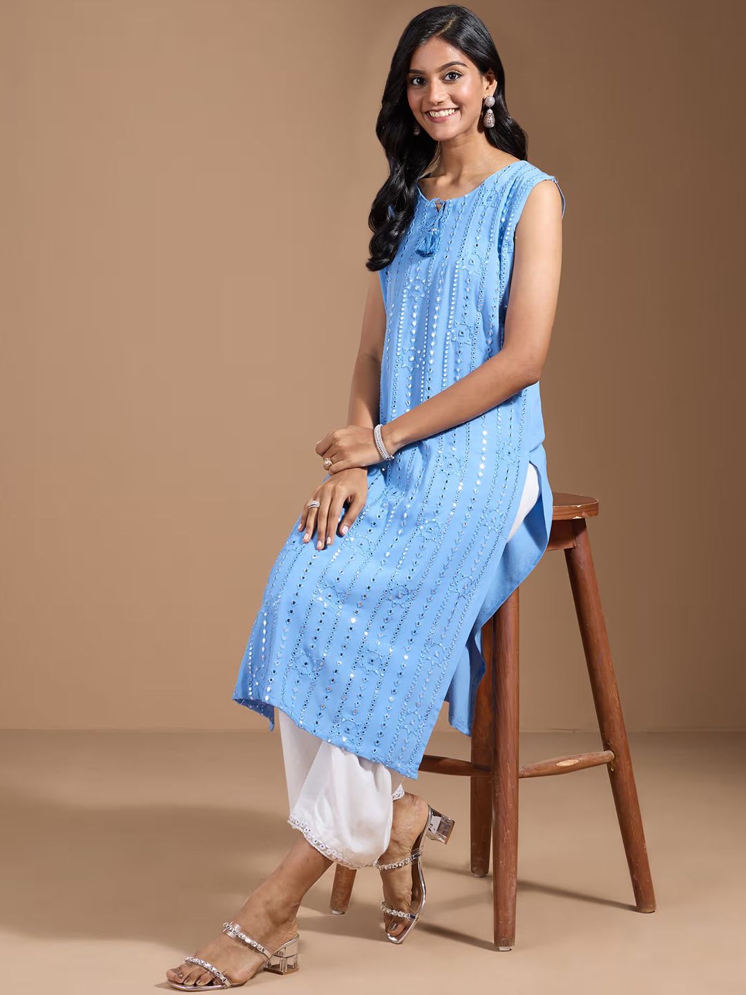 Dhiyona OD  Women Thread Work Kurta