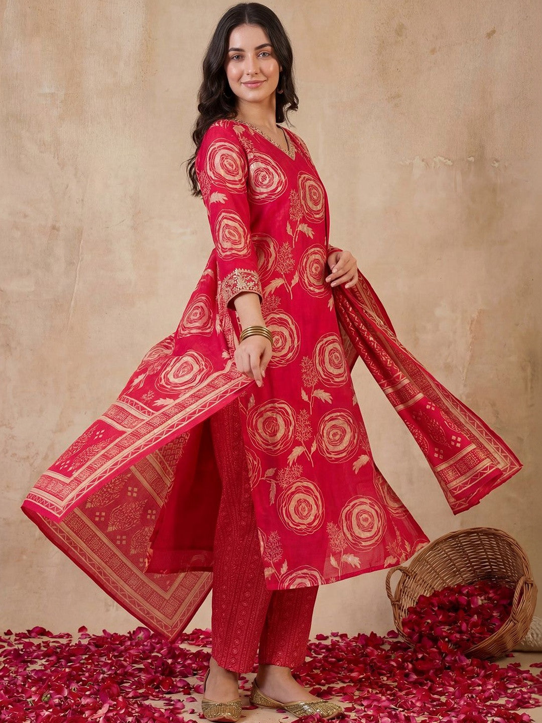 Women Floral Printed Regular Chanderi Silk Kurta with Trousers & With Dupatta