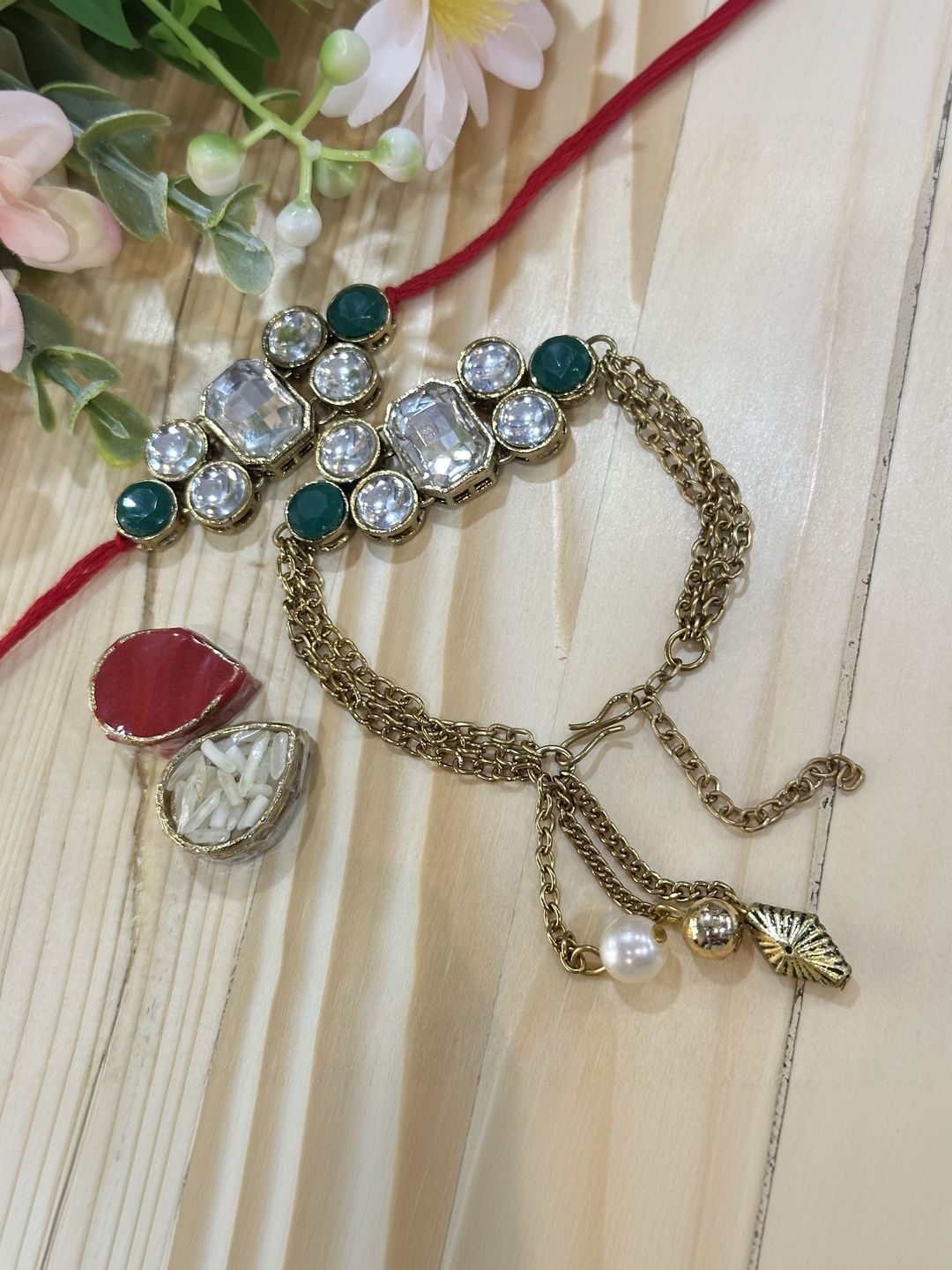 Dhiyona Rakhi