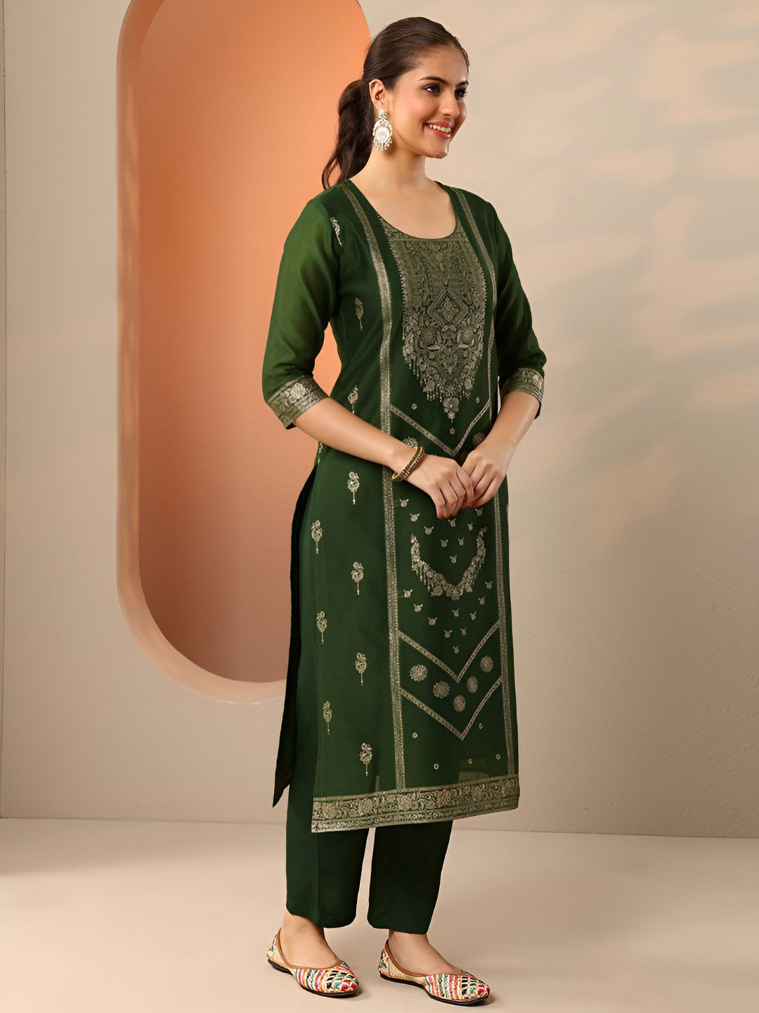 Women Ethnic Motifs Printed Regular Kurta with Trousers & Dupatta