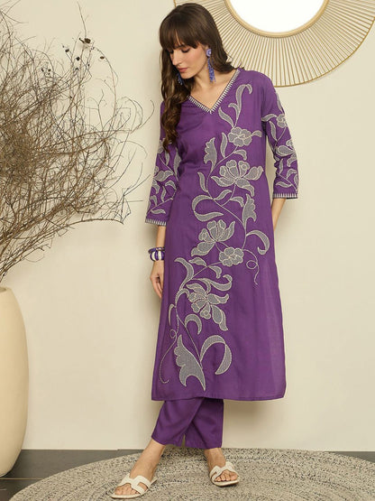 Women Ethnic Motifs Embroidered Regular Thread Work Kurta with Trouser