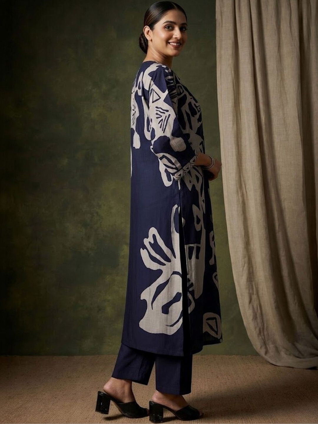 Printed Chanderi Silk V-Neck Kurta & Trousers
