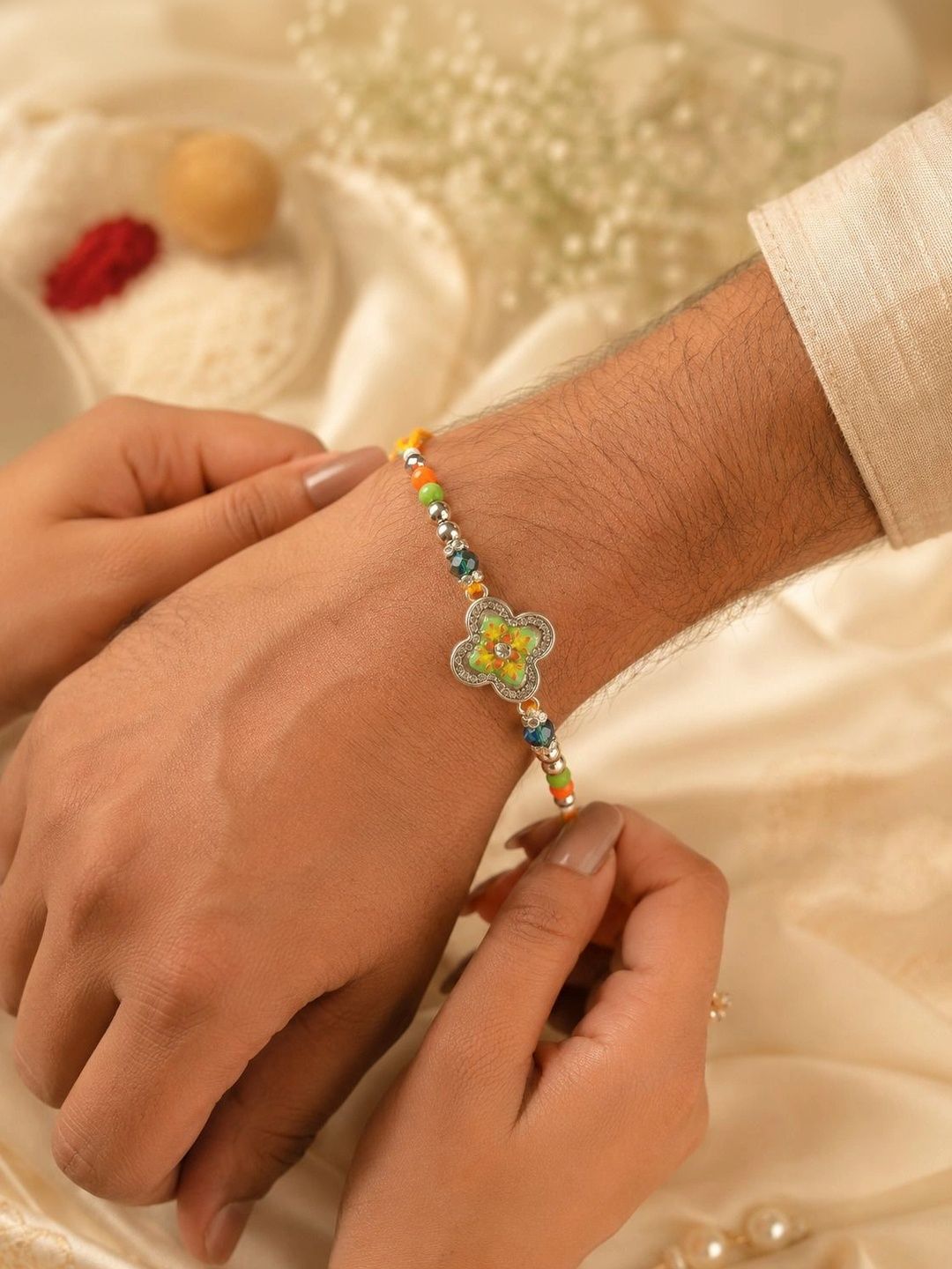 Dhiyona Rakhi