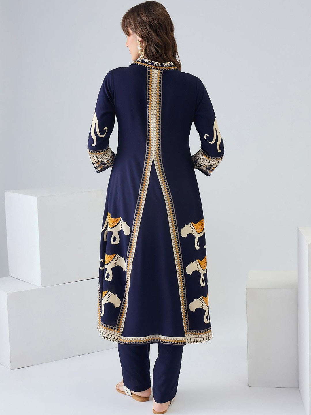 Women Ethnic Motifs Printed Regular Kurta with Trousers