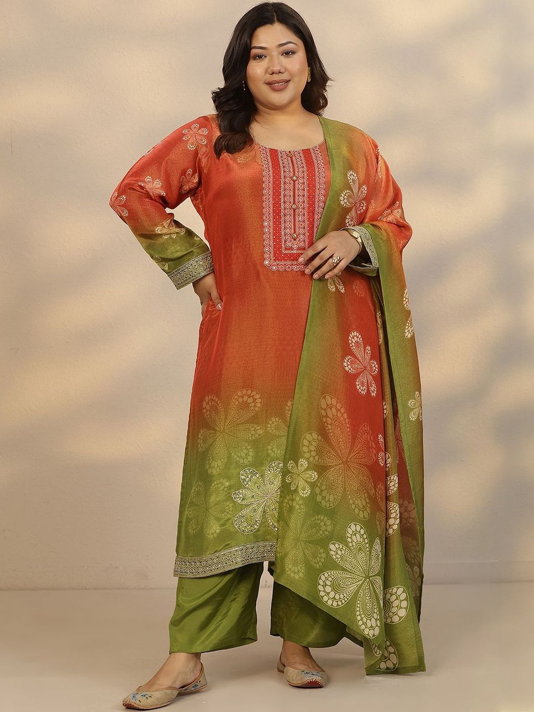Dhiyona Women's Plus Size Printed Mirror Work Silk Crepe Kurta with Trousers & Dupatta