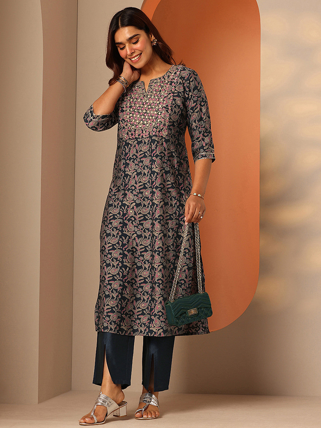 Paisley Printed Notch Neck Thread Work Straight Kurta With Trousers