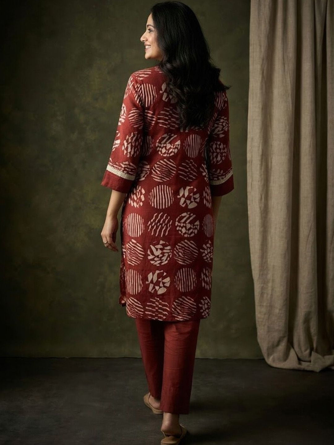 Printed V-Neck Kurta & Trousers