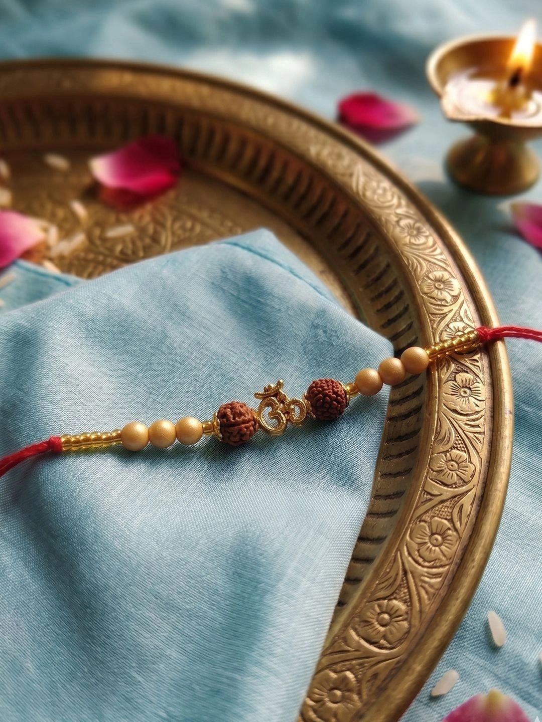 Dhiyona Rakhi
