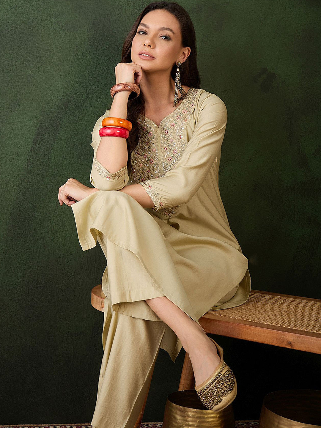 Floral Yoke Design Sweetheart Neck Sequinned Straight Kurta With Trousers