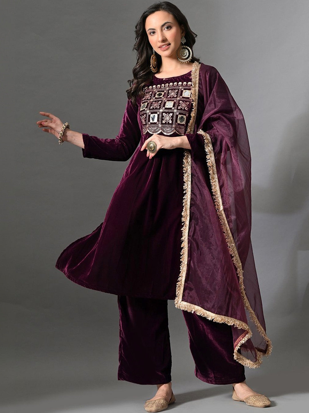 Dhiyona SN Embroidered Velvet Round Neck Kurta & Trousers With Dupatta