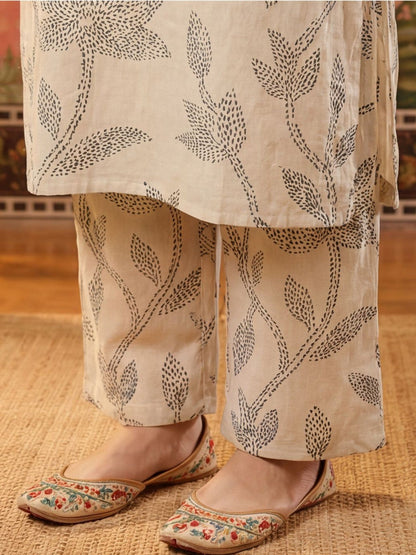 Printed Pure Cotton V-Neck Kurta & Palazzos