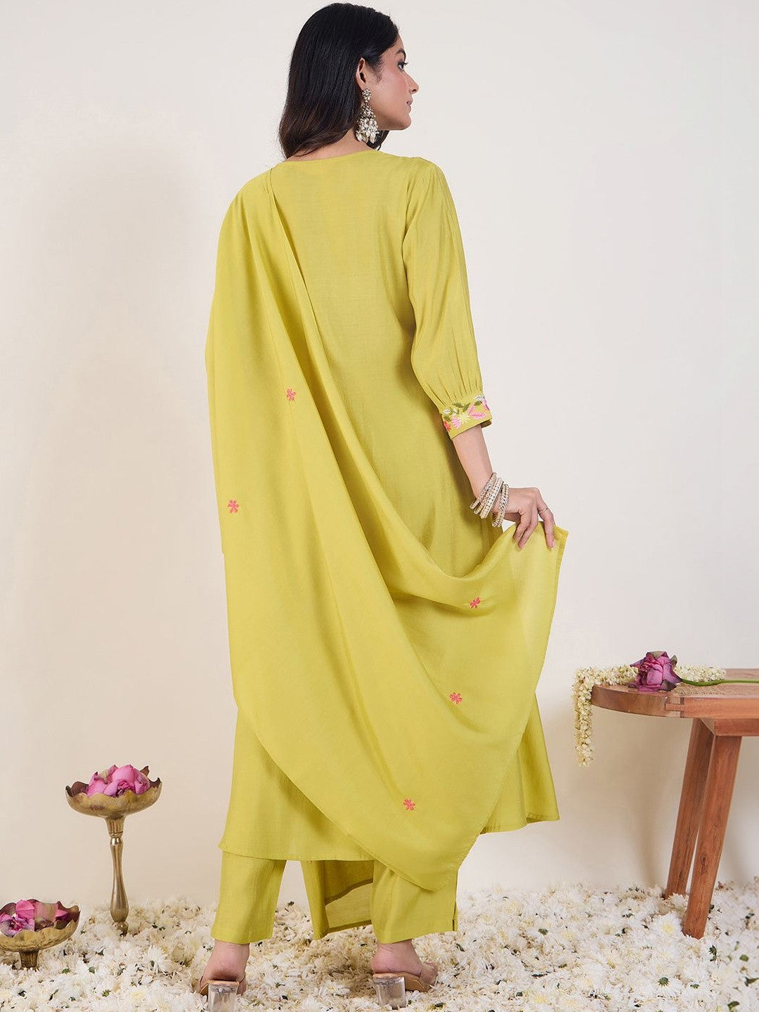Women Floral Embroidered Tiered Thread Work Kurta with Trousers & With Dupatta