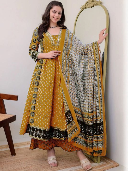 Dhiyona KL Plus Size Floral Printed Square Neck Anarkali Kurta & Trousers With Dupatta