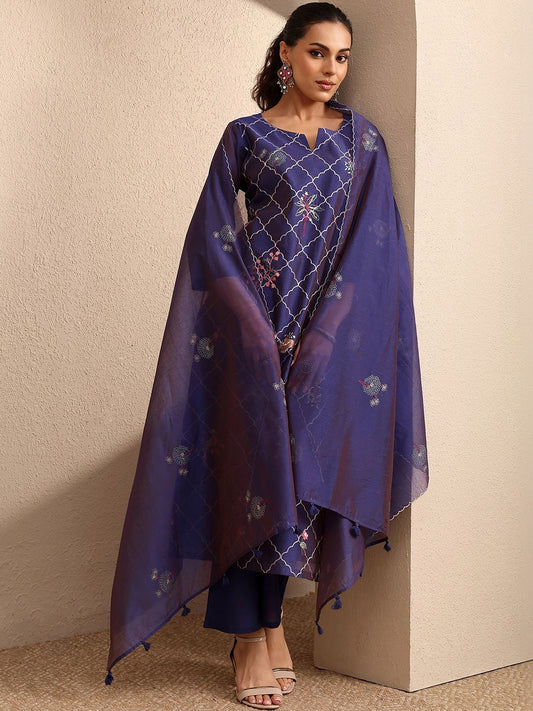 Women Embroidered Regular Thread Work Kurta with Trousers & With Dupatta