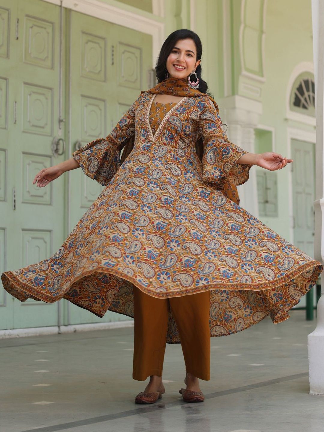 Dhiyona RR Women's Ethnic Motifs Printed Pure Cotton Kurta With Trousers & Dupatta