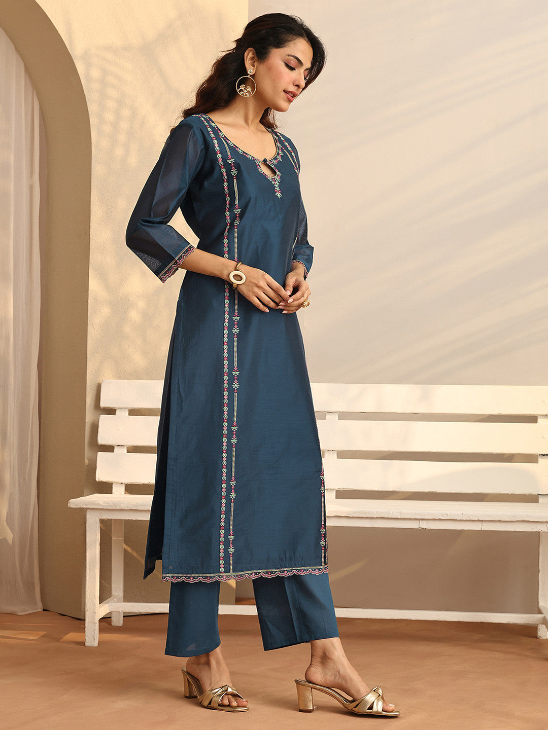 Women Ethnic Motifs Embroidered Regular Thread Work Kurta with Trousers & With Dupatta