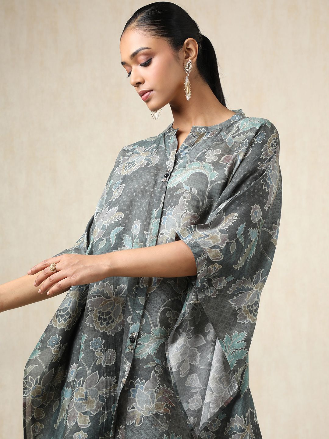 Dhiyona SO Women's Floral Printed Mandarin Collar Pure Cotton Kaftan Kurta With Trousers