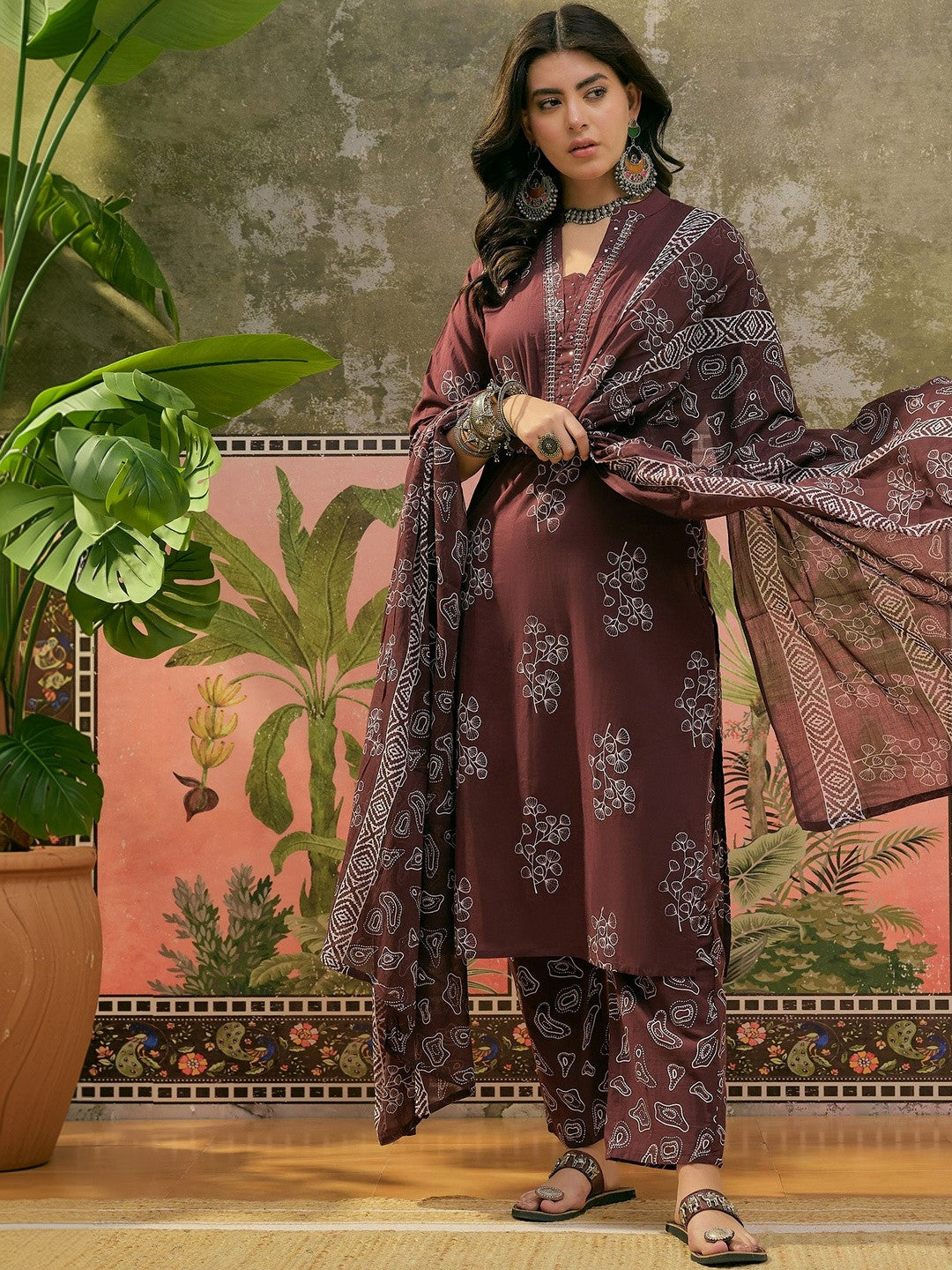 Floral Printed V-Neck Straight Kurta & Trousers With Dupatta