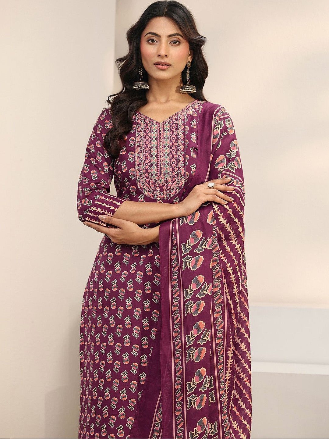 Women Floral Printed Regular Kurta with Trousers & With Dupatta