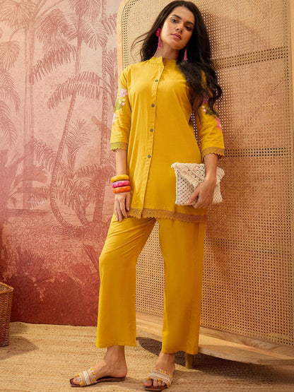 Women Floral Embroidered Regular Thread Work Pure Cotton Kurta with Trousers