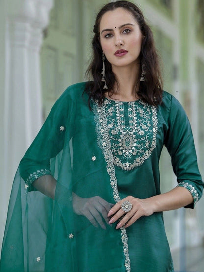Women Embroidered Regular Thread Work Kurta with Patiala & With Dupatta