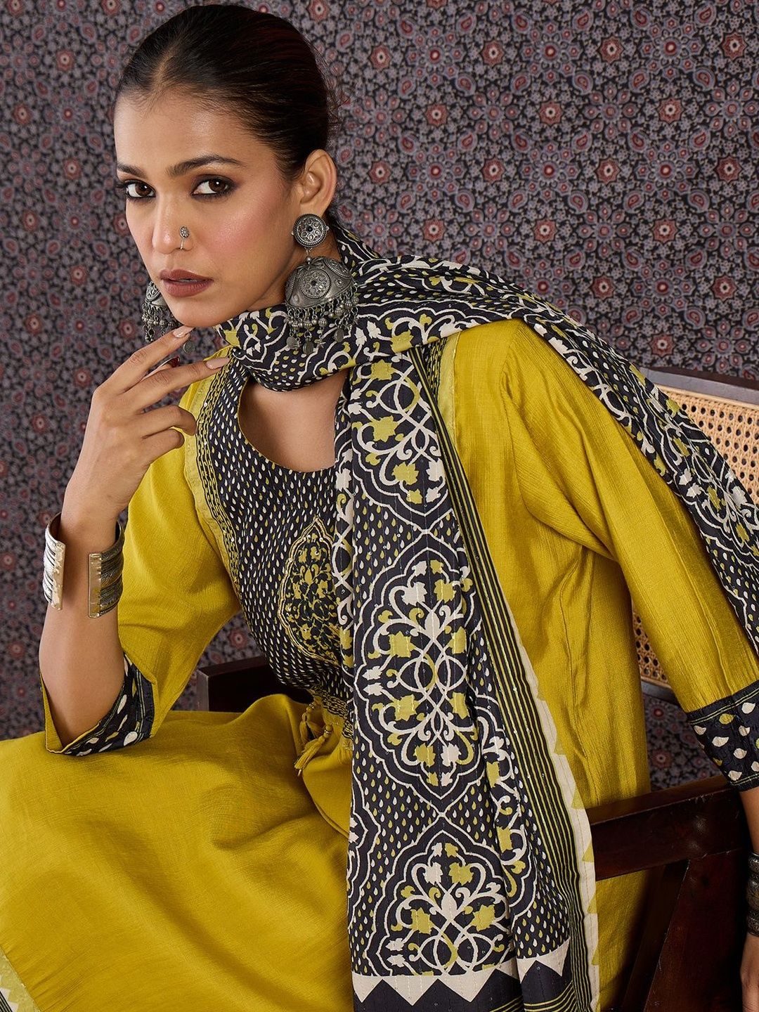 Dhiyona IE Women Ethnic Motifs Printed Regular Kurta with Trousers & With Dupatta