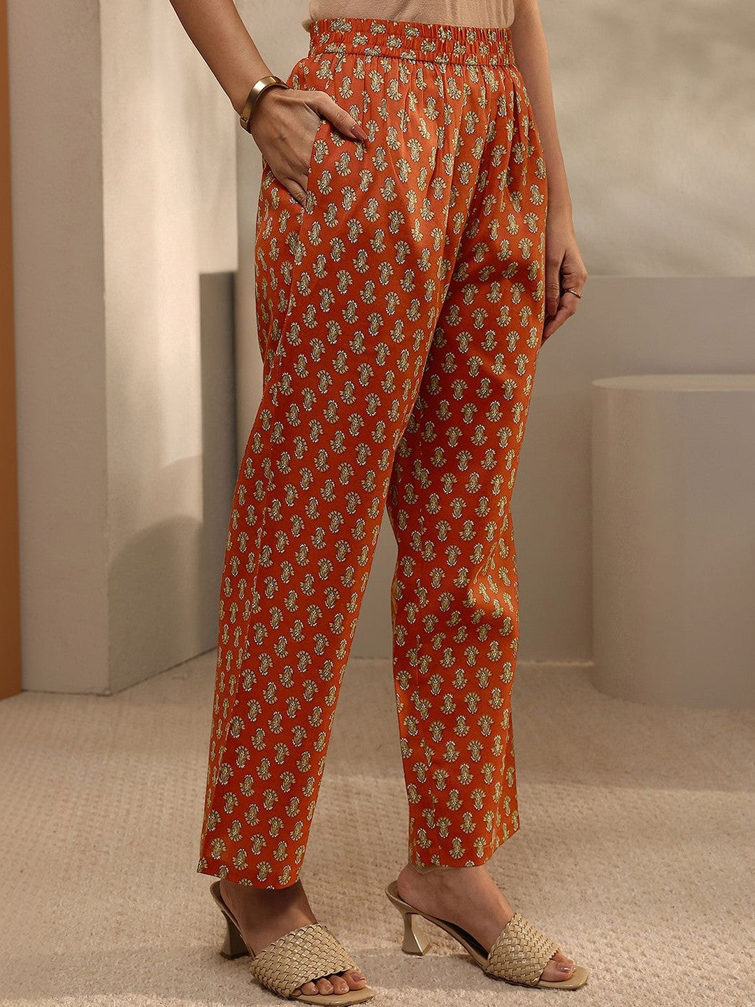 Women Floral Printed Regular Thread Work Kurta with Trousers & With Dupatta