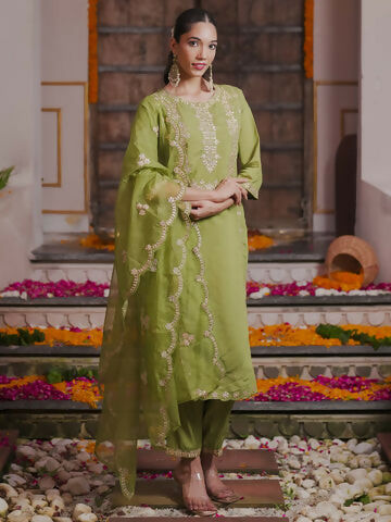 Women's Green embroidered Kurta with Trousers with dupatta