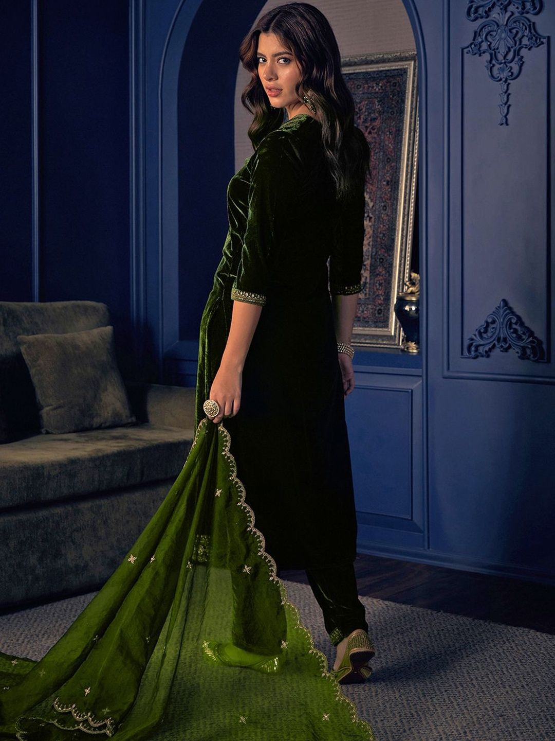 Dhiyona CH Women Ethnic Motifs Embroidered Regular Velvet Kurta with Trousers & With Dupatta