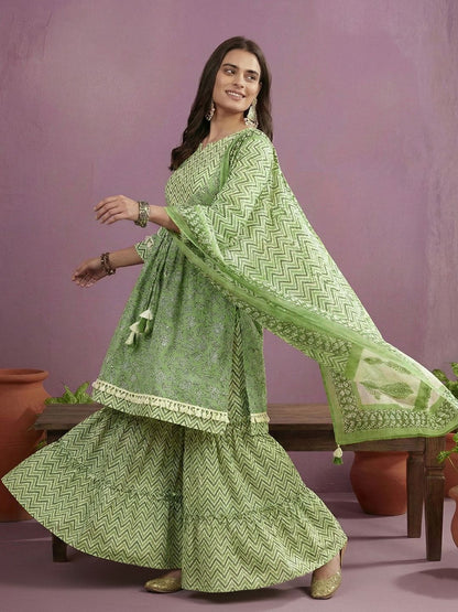 Dhiyona CH Women Printed Regular Pure Cotton Kurta with Sharara & With Dupatta