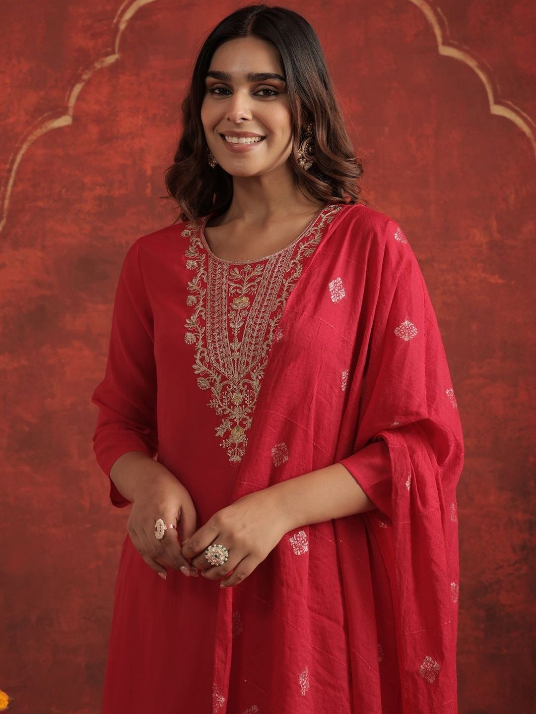 Floral Yoke Design Round Neck Thread Work Straight Kurta With Trousers & Dupatta