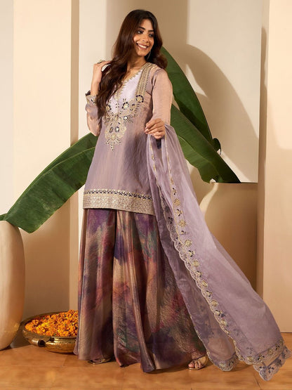 Dhiyona IN Women Crushed Oraganza Silk Embroidered Kurta Set with Dupatta